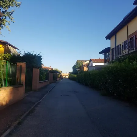 La Quercia Fiorita Гостевой дом Trivolzio
