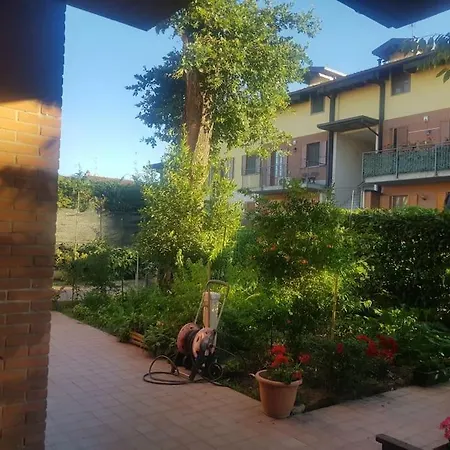 La Quercia Fiorita Гостевой дом Trivolzio